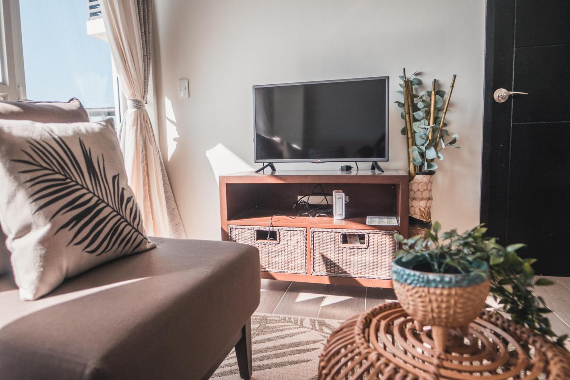 Modern Tropical Luxe Apartment - Boracay Newcoast Yapak 외부 사진